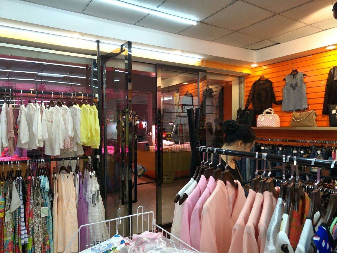 服装店营业员理货员