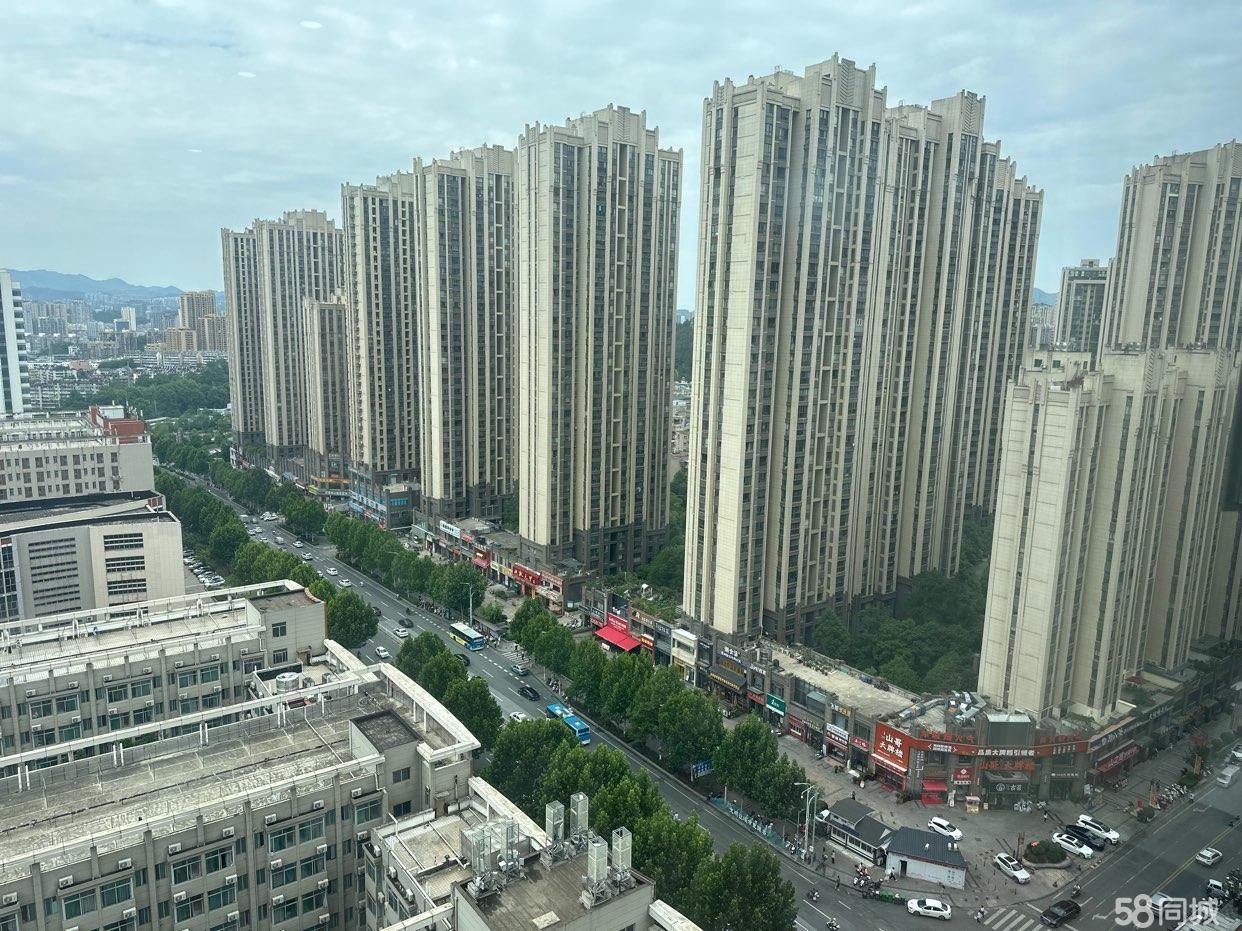 书香嘉苑 8室2厅2卫