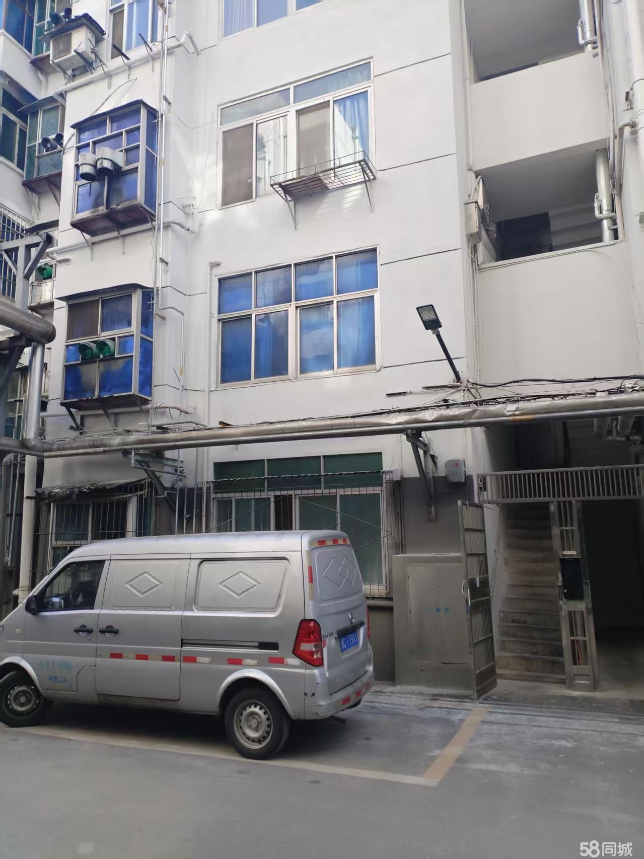 东森小区 2室2厅1卫