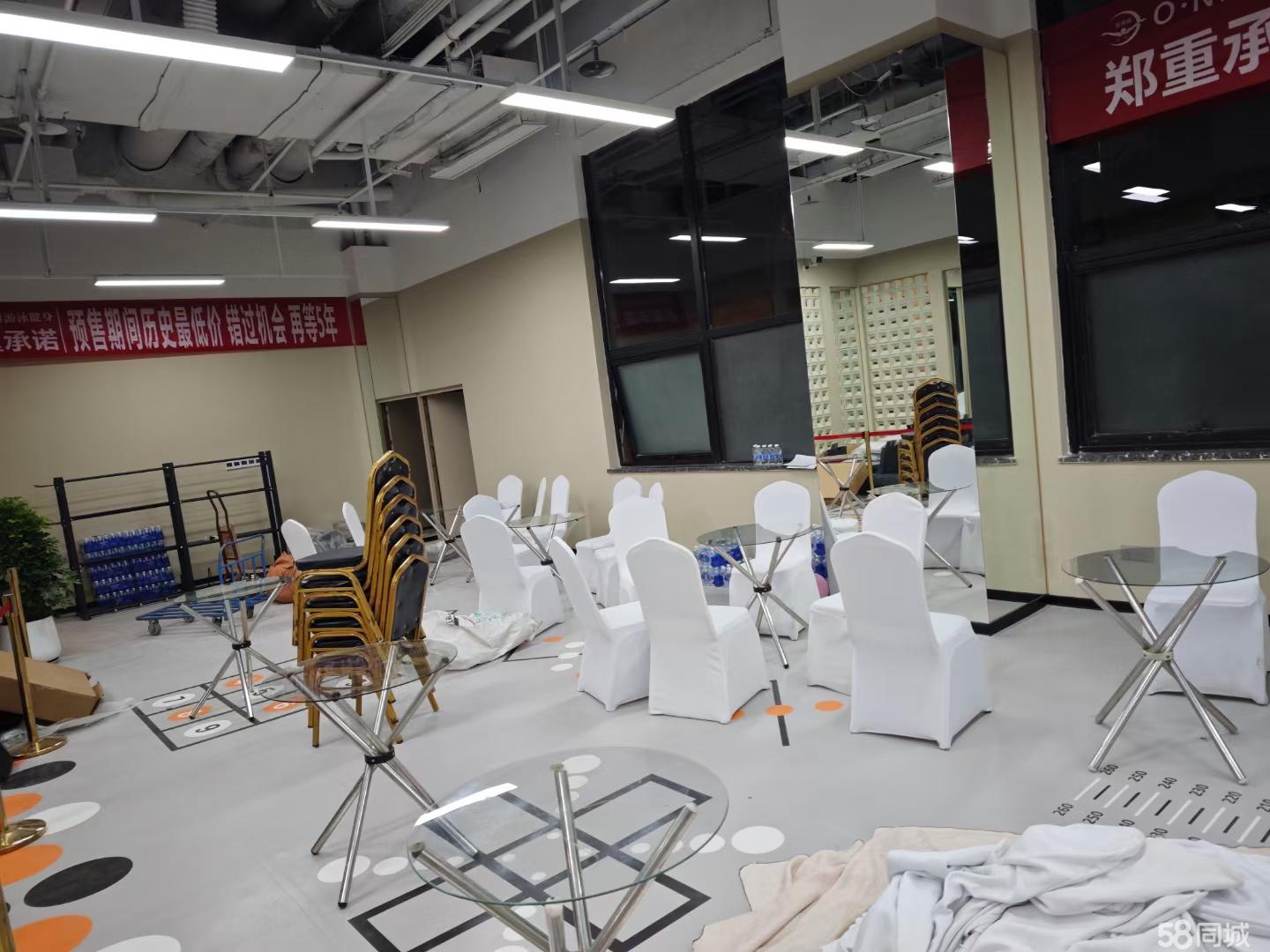宜春出租桌椅沙发皮凳长条桌酒店椅洽谈桌椅小圆桌折叠椅塑料凳遮