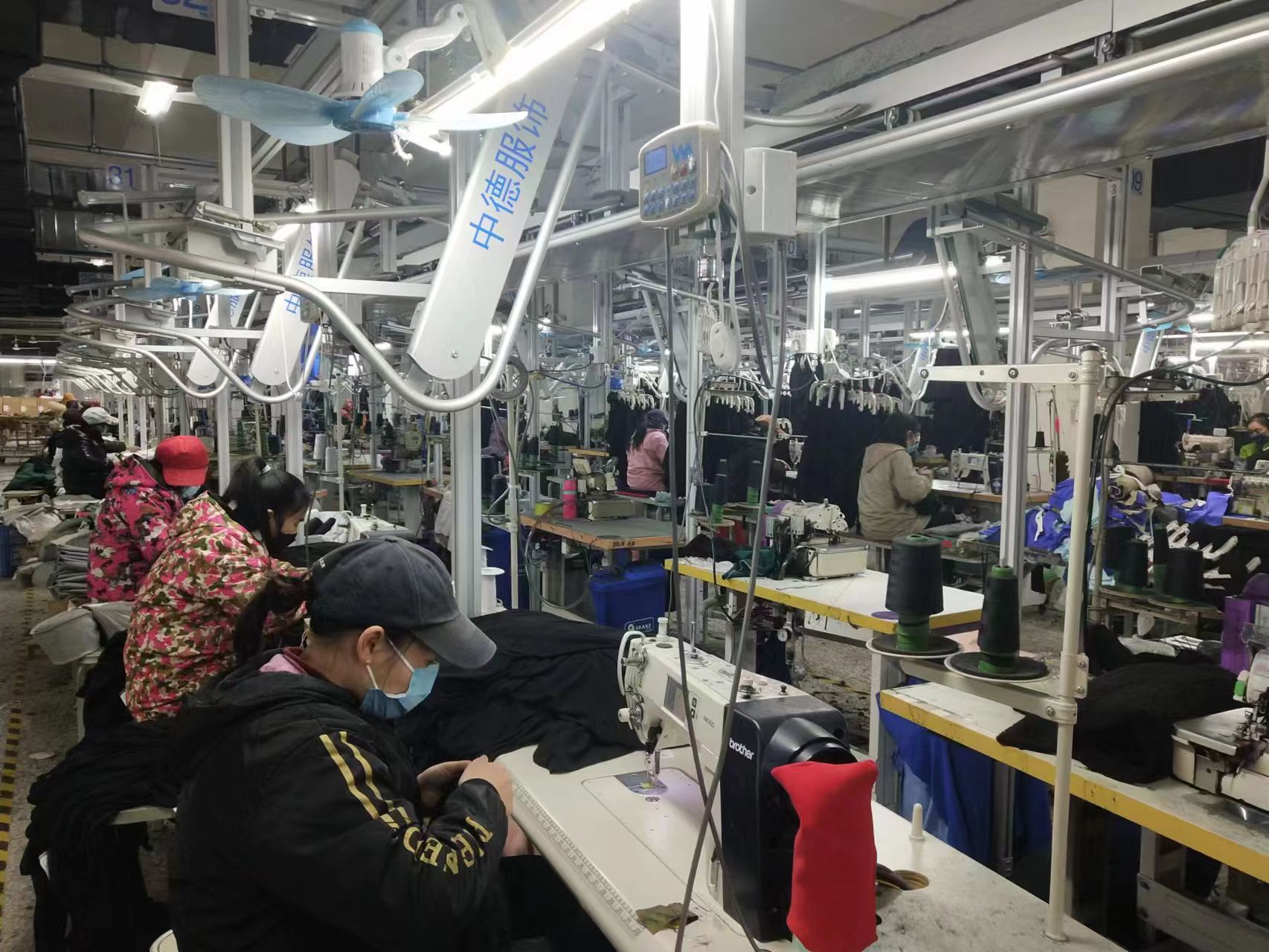 江西省中德服饰有限公司介绍图片3