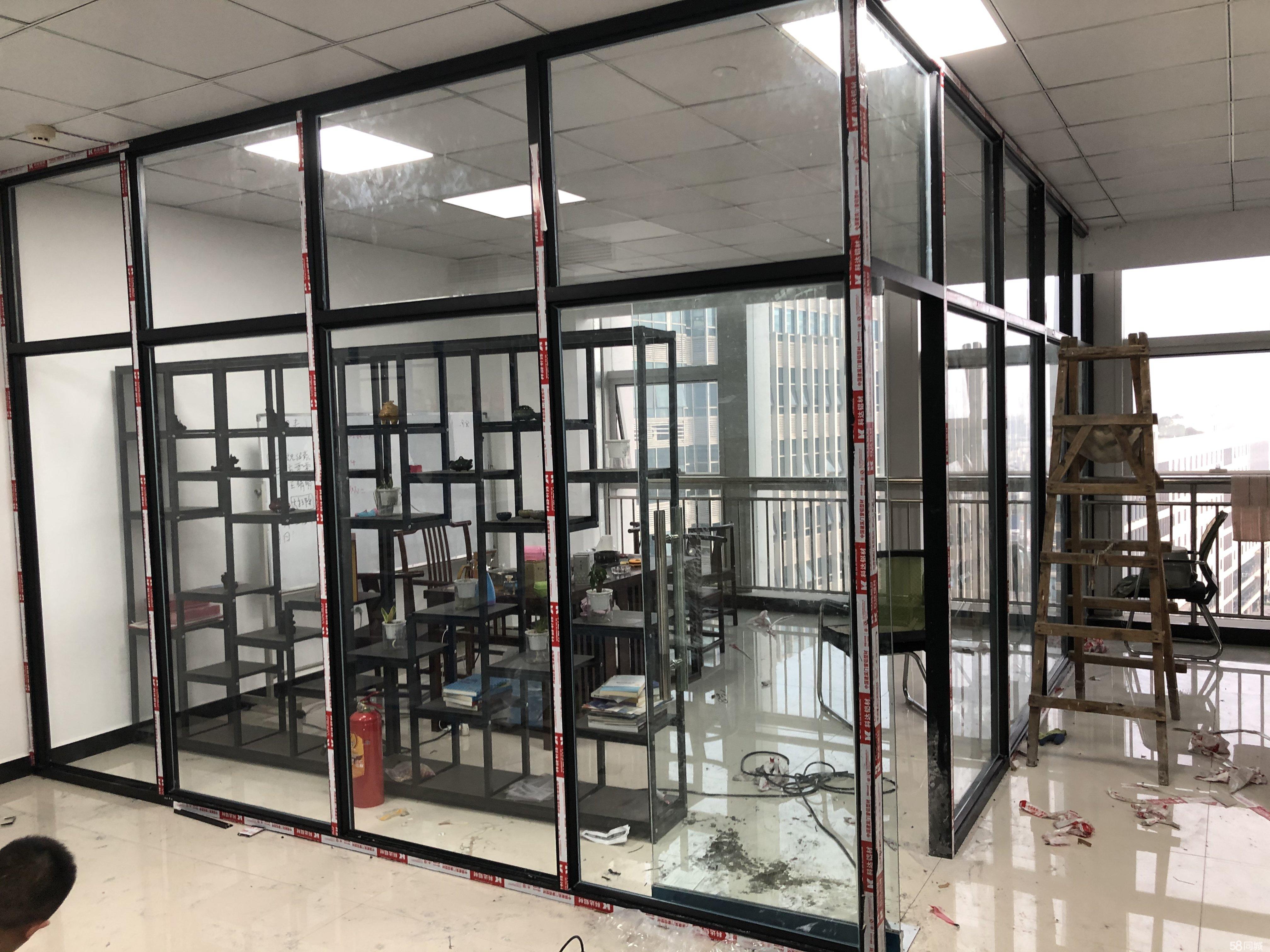 专业系统门窗，办公室隔断，铝合金门窗，封阳台，定制阳光房、玻璃隔断